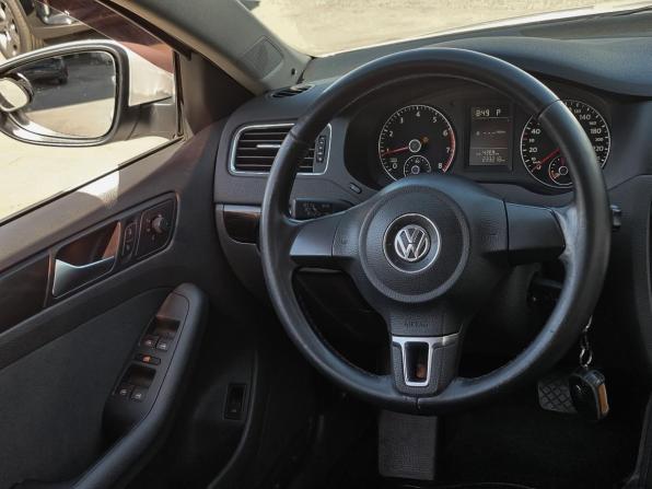 Volkswagen Jetta VI с пробегом 2013 года, цена 849 000 рублей, 233218 км, седан, Автокод Объявления