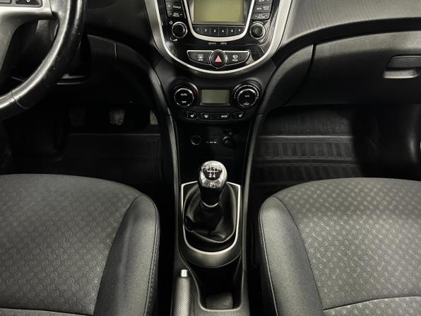 Hyundai Solaris I с пробегом 2014 года, цена 745 000 рублей, 140463 км, хэтчбек, Автокод Объявления