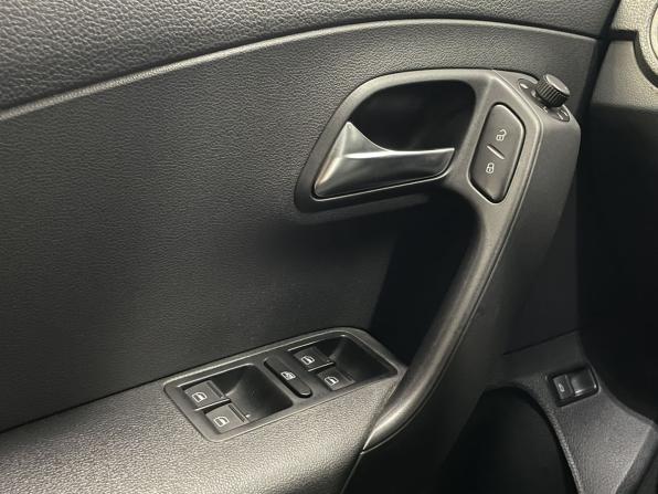 Volkswagen Polo V Рестайлинг с пробегом 2018 года, цена 1 159 000 рублей, 132500 км, седан, Автокод Объявления