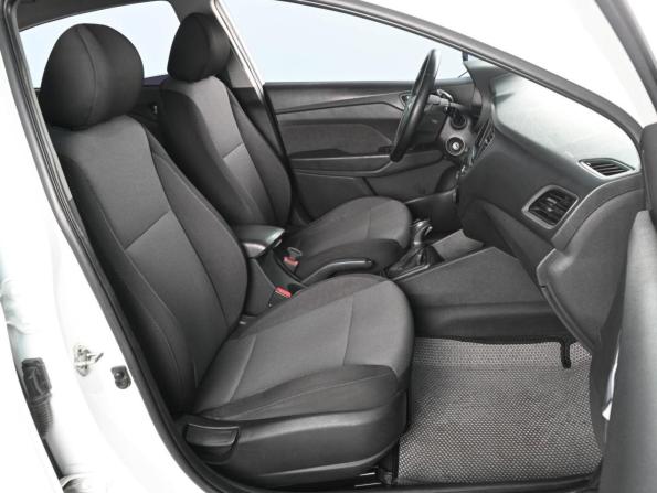Hyundai Solaris II с пробегом 2018 года, цена 1 355 000 рублей, 194694 км, седан, Автокод Объявления