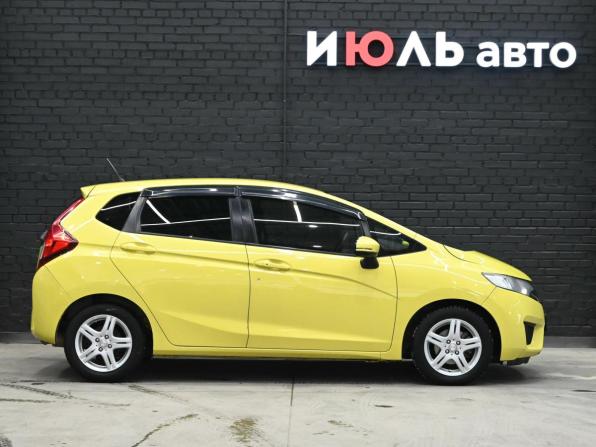 Honda Fit III с пробегом 2013 года, цена 899 000 рублей, 176262 км, хэтчбек, Автокод Объявления
