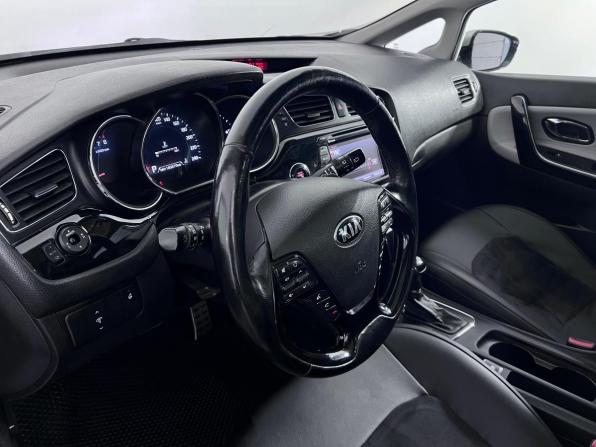 Kia Ceed II с пробегом 2013 года, цена 1 075 000 рублей, 183668 км, хэтчбек, Автокод Объявления