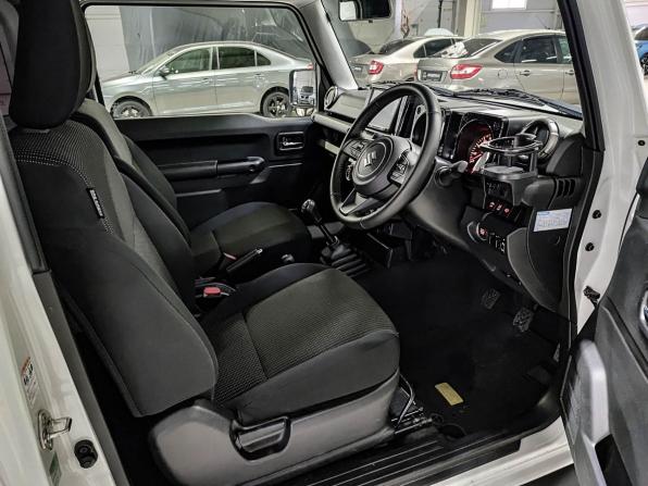 Suzuki Jimny IV с пробегом 2022 года, цена 2 550 000 рублей, 21862 км, внедорожник, Автокод Объявления