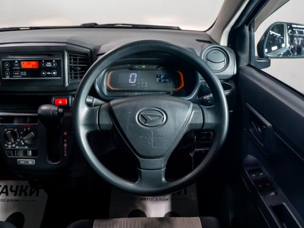 Daihatsu Mira e:S II с пробегом 2020 года, цена 725 000 рублей, 88195 км, хэтчбек, Автокод Объявления