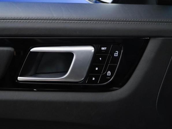 Porsche Cayenne III с пробегом 2019 года, цена 5 696 900 рублей, 142439 км, внедорожник, Автокод Объявления
