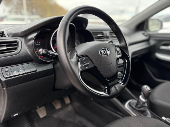 Kia Rio III Рестайлинг с пробегом 2016 года, цена 1 090 000 рублей, 156455 км, седан, Автокод Объявления