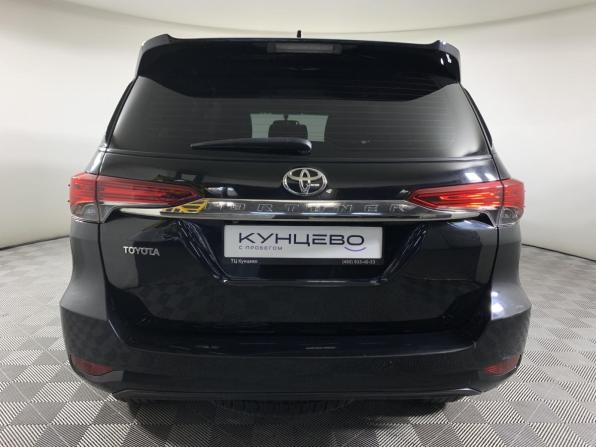 Toyota Fortuner II с пробегом 2018 года, цена 2 600 000 рублей, 306800 км, внедорожник, Автокод Объявления