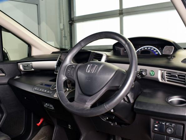 Honda Freed I Рестайлинг 2 с пробегом 2014 года, цена 1 265 995 рублей, 73352 км, компактвэн, Автокод Объявления