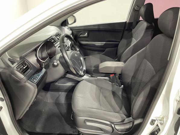 Kia Rio III с пробегом 2015 года, цена 949 000 рублей, 132868 км, седан, Автокод Объявления