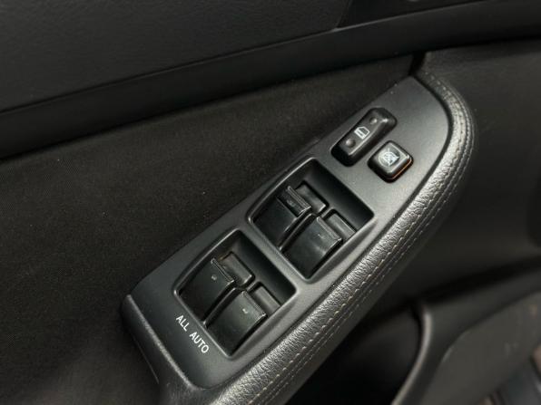 Toyota Avensis II Рестайлинг с пробегом 2006 года, цена 819 900 рублей, 301000 км, седан, Автокод Объявления