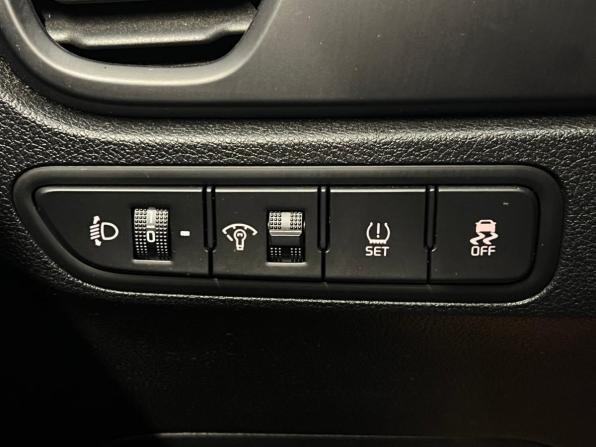 Kia Rio IV Рестайлинг с пробегом 2020 года, цена 1 665 000 рублей, 72548 км, седан, Автокод Объявления