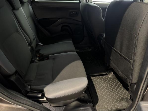 Mitsubishi Outlander II Рестайлинг с пробегом 2009 года, цена 940 000 рублей, 226254 км, внедорожник, Автокод Объявления