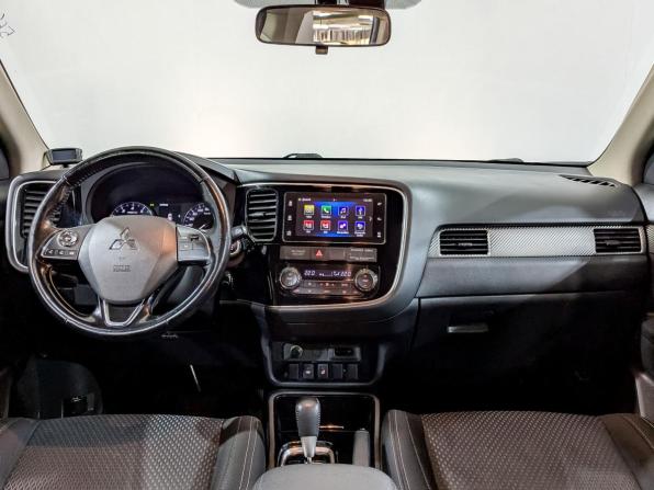 Mitsubishi Outlander III Рестайлинг 2 с пробегом 2018 года, цена 1 965 000 рублей, 136433 км, внедорожник, Автокод Объявления