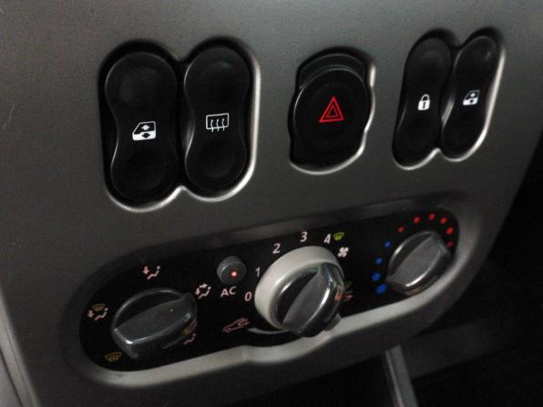 Renault Logan I Рестайлинг с пробегом 2011 года, цена 670 000 рублей, 141002 км, седан, Автокод Объявления