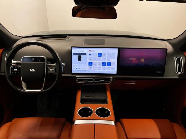 Li Auto (Lixiang) L9 I Рестайлинг с пробегом 2024 года, цена 7 688 000 рублей, 12153 км, внедорожник, Автокод Объявления