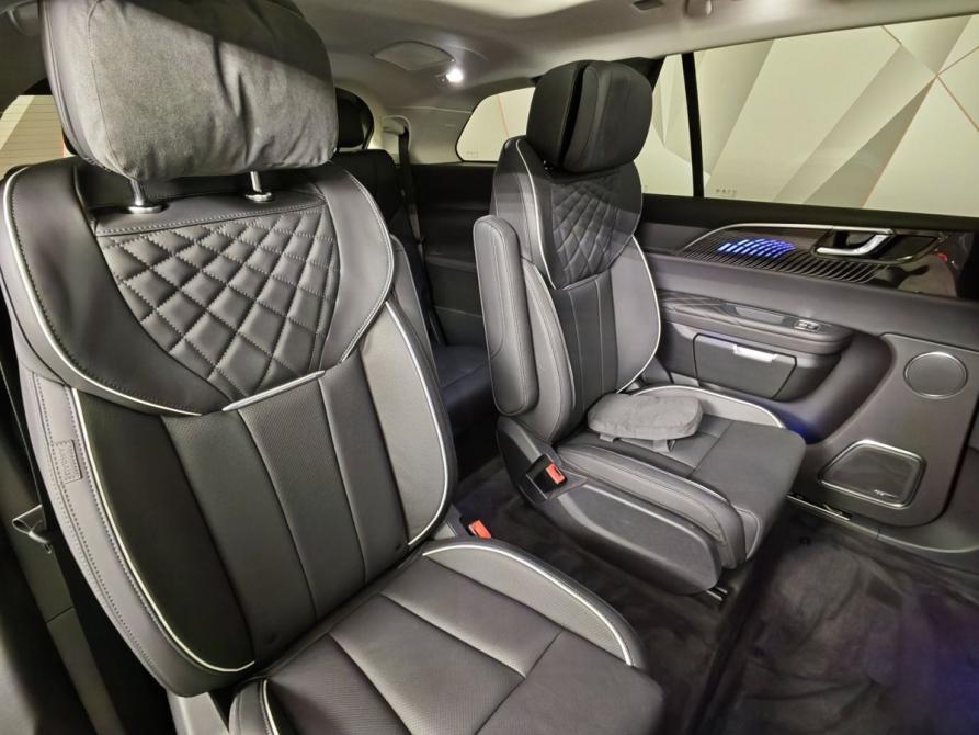 Hongqi E-HS9 Москва  - изображение 17
