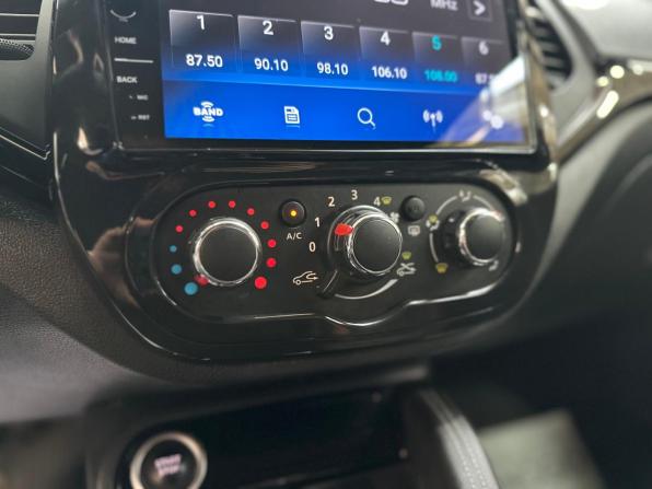 Renault Kaptur I Рестайлинг с пробегом 2021 года, цена 1 350 000 рублей, 48518 км, внедорожник, Автокод Объявления