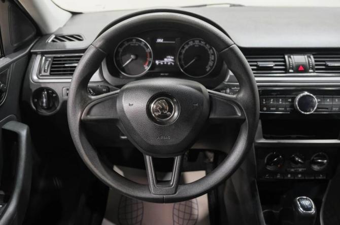 Skoda Rapid I Рестайлинг с пробегом 2018 года, цена 919 000 рублей, 186000 км, лифтбек, Автокод Объявления