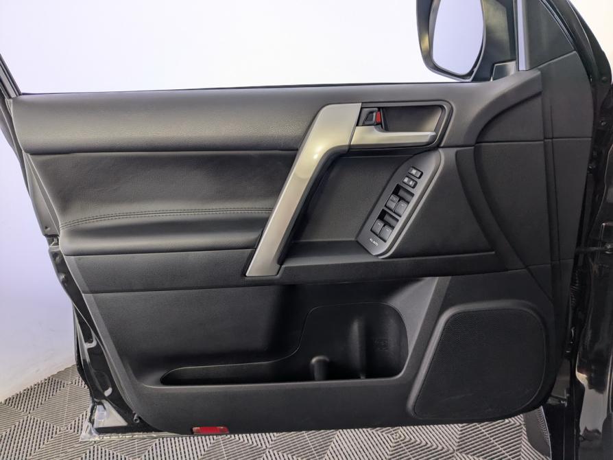 Toyota Land Cruiser Prado 150 Series Рестайлинг 2 Москва  - изображение 17