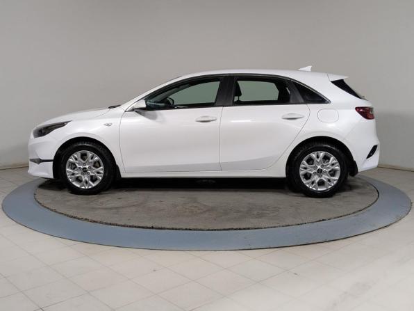 Kia Ceed III Рестайлинг с пробегом 2022 года, цена 2 149 000 рублей, 47000 км, хэтчбек, Автокод Объявления