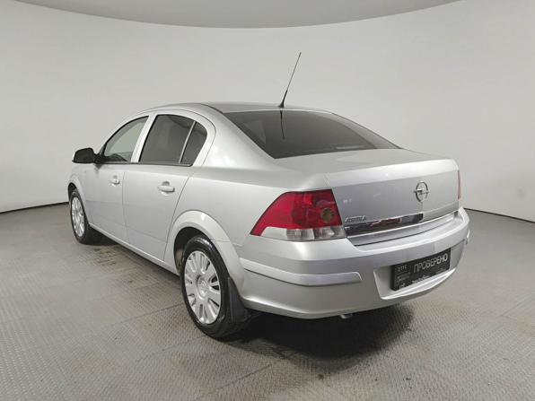 Opel Astra H Рестайлинг с пробегом 2012 года, цена 700 000 рублей, 212393 км, седан, Автокод Объявления