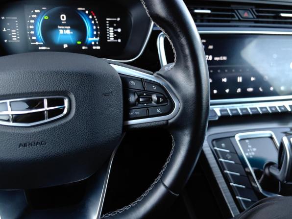 Geely Atlas Pro с пробегом 2023 года, цена 1 819 000 рублей, 31700 км, внедорожник, Автокод Объявления