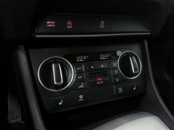 Audi Q3 I (8U) Рестайлинг с пробегом 2015 года, цена 1 999 000 рублей, 163300 км, внедорожник, Автокод Объявления
