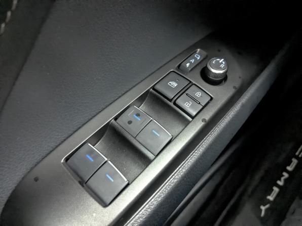Toyota Camry VIII (XV70) Рестайлинг с пробегом 2021 года, цена 3 200 000 рублей, 13207 км, седан, Автокод Объявления