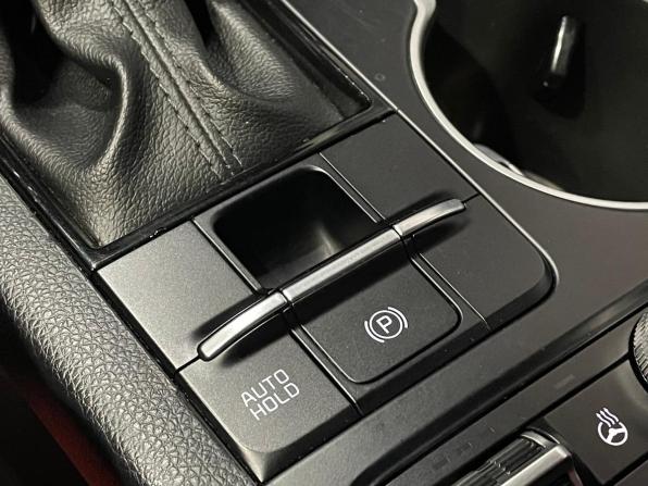 Kia K5 III с пробегом 2021 года, цена 3 140 000 рублей, 112660 км, седан, Автокод Объявления