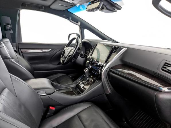 Toyota Alphard III Рестайлинг с пробегом 2021 года, цена 5 950 000 рублей, 127330 км, минивэн, Автокод Объявления
