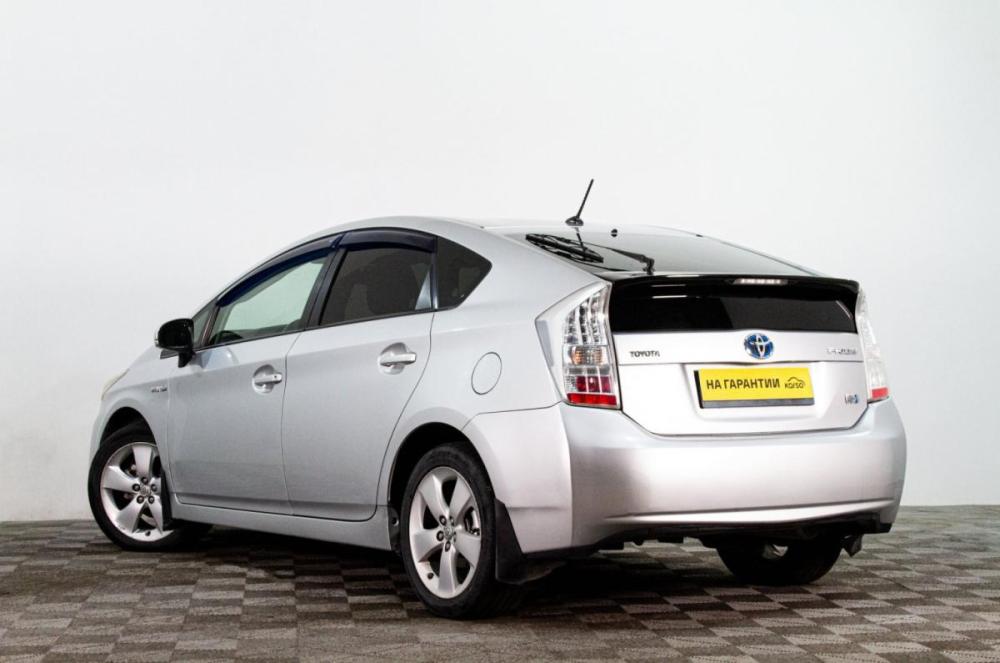 Toyota Prius III (XW30) Сургут  - изображение 7