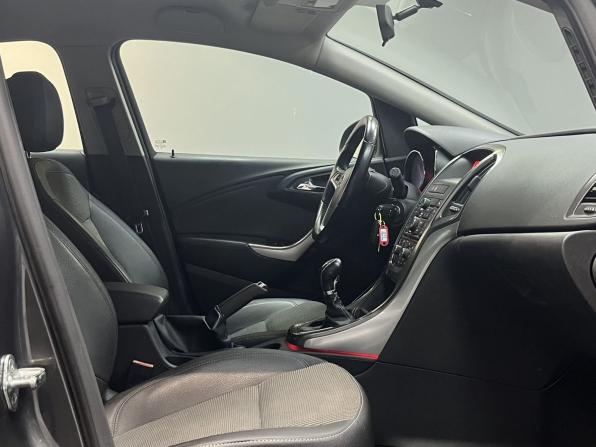 Opel Astra J с пробегом 2011 года, цена 725 000 рублей, 161150 км, хэтчбек, Автокод Объявления