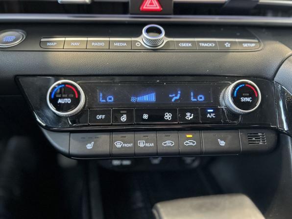 Hyundai Elantra VII (CN7) с пробегом 2022 года, цена 1 899 000 рублей, 71283 км, седан, Автокод Объявления