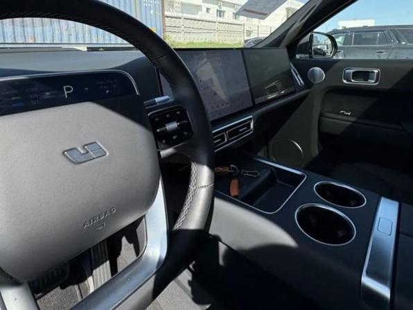 Li Auto (Lixiang) L9 I с пробегом 2023 года, цена 7 336 000 рублей, 18376 км, внедорожник, Автокод Объявления