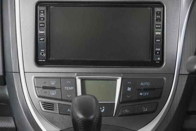 Toyota Ractis II с пробегом 2010 года, цена 879 000 рублей, 173000 км, хэтчбек, Автокод Объявления