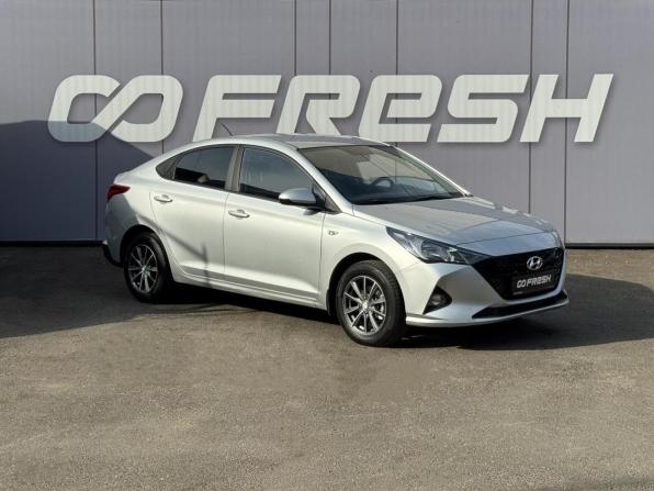 Hyundai Solaris II Рестайлинг с пробегом 2021 года, цена 1 649 000 рублей, 81006 км, седан, Автокод Объявления