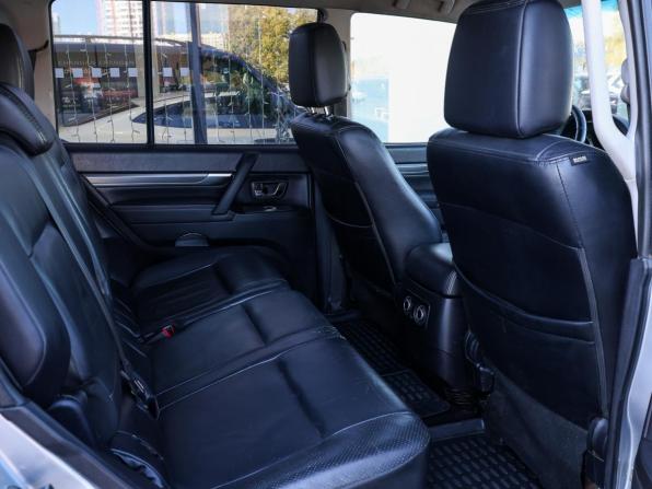 Mitsubishi Pajero IV с пробегом 2011 года, цена 1 698 000 рублей, 320000 км, внедорожник, Автокод Объявления