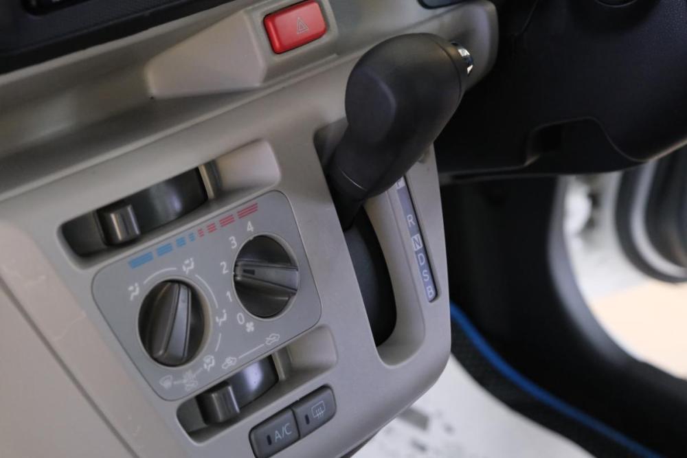 Daihatsu Mira e:S II Омск  - изображение 17