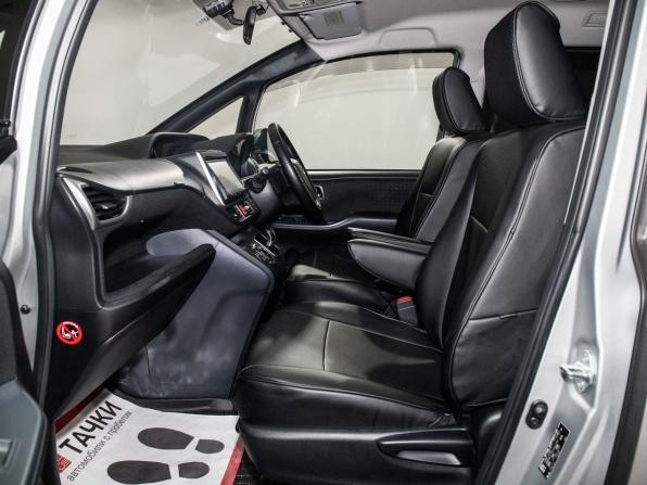 Toyota Voxy III (R80) с пробегом 2014 года, цена 1 899 500 рублей, 103709 км, минивэн, Автокод Объявления
