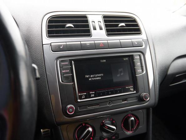 Volkswagen Polo V Рестайлинг с пробегом 2018 года, цена 1 140 000 рублей, 110268 км, седан, Автокод Объявления