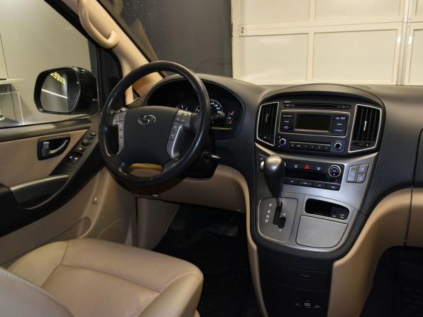 Hyundai H-1 II Рестайлинг 2 с пробегом 2019 года, цена 3 150 000 рублей, 114688 км, минивэн, Автокод Объявления