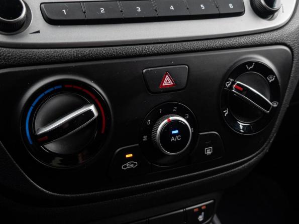 Hyundai Solaris II Рестайлинг с пробегом 2021 года, цена 1 645 000 рублей, 67978 км, седан, Автокод Объявления