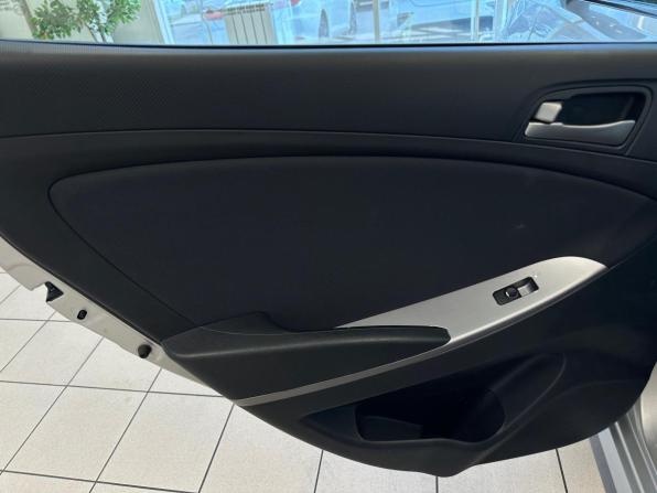 Hyundai Solaris I Рестайлинг с пробегом 2016 года, цена 962 000 рублей, 221842 км, седан, Автокод Объявления