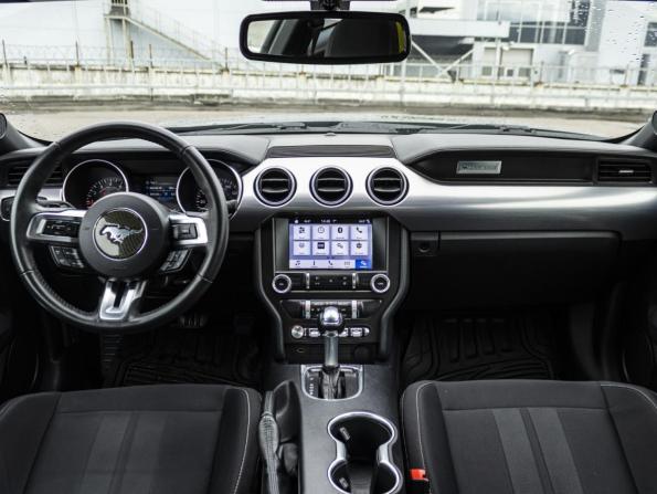 Ford Mustang VI Рестайлинг с пробегом 2019 года, цена 2 950 000 рублей, 71057 км, купе, Автокод Объявления