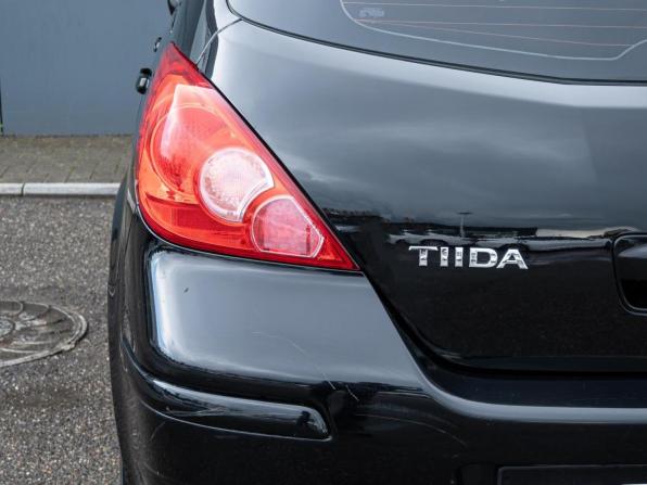 Nissan Tiida I Рестайлинг с пробегом 2011 года, цена 900 000 рублей, 171191 км, хэтчбек, Автокод Объявления