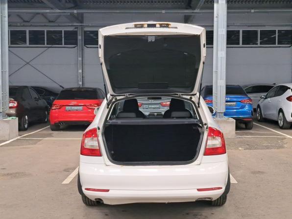 Skoda Octavia II (A5) Рестайлинг с пробегом 2011 года, цена 710 000 рублей, 180000 км, лифтбек, Автокод Объявления