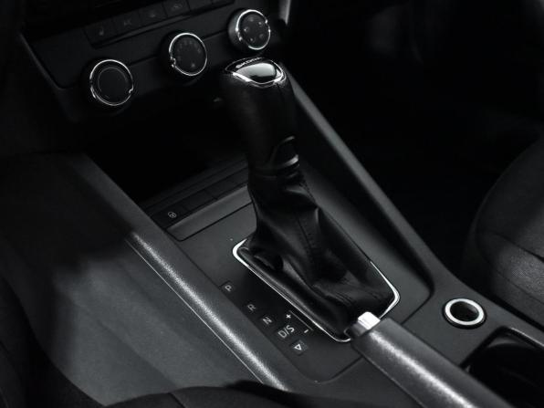 Skoda Octavia III (A7) Рестайлинг с пробегом 2017 года, цена 968 790 рублей, 320774 км, лифтбек, Автокод Объявления