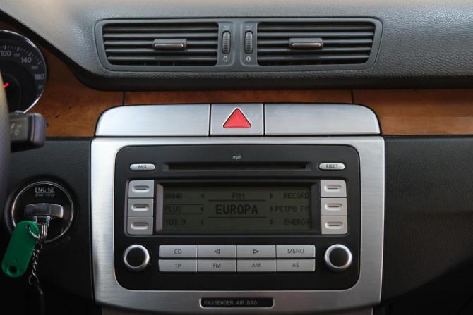 Volkswagen Passat B6 с пробегом 2008 года, цена 829 000 рублей, 289450 км, седан, Автокод Объявления