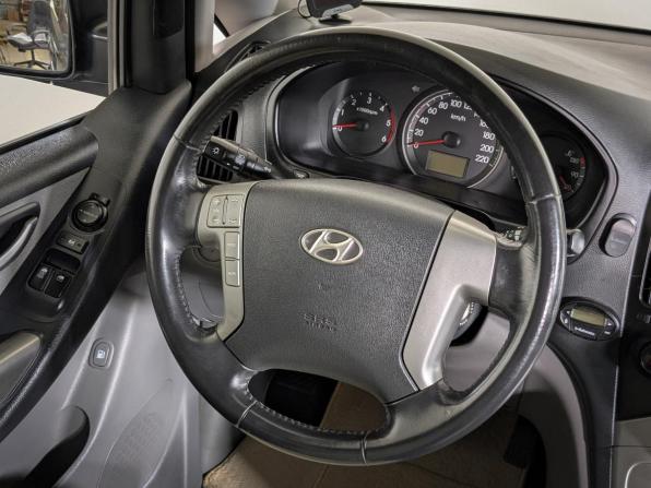 Hyundai H-1 II с пробегом 2014 года, цена 2 299 500 рублей, 108000 км, минивэн, Автокод Объявления