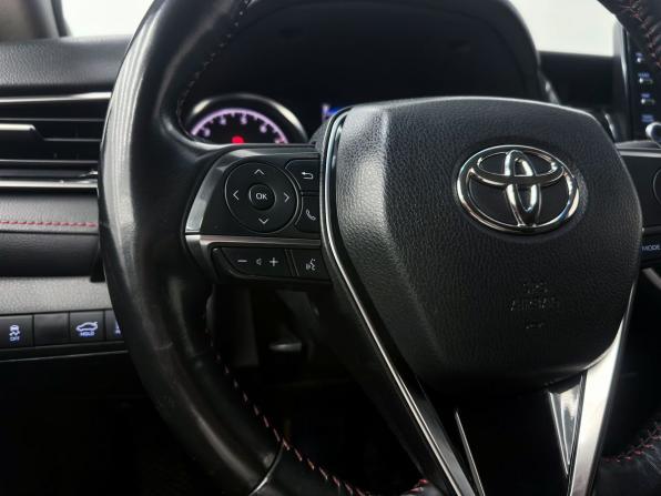 Toyota Camry VIII (XV70) Рестайлинг с пробегом 2021 года, цена 2 699 000 рублей, 150000 км, седан, Автокод Объявления